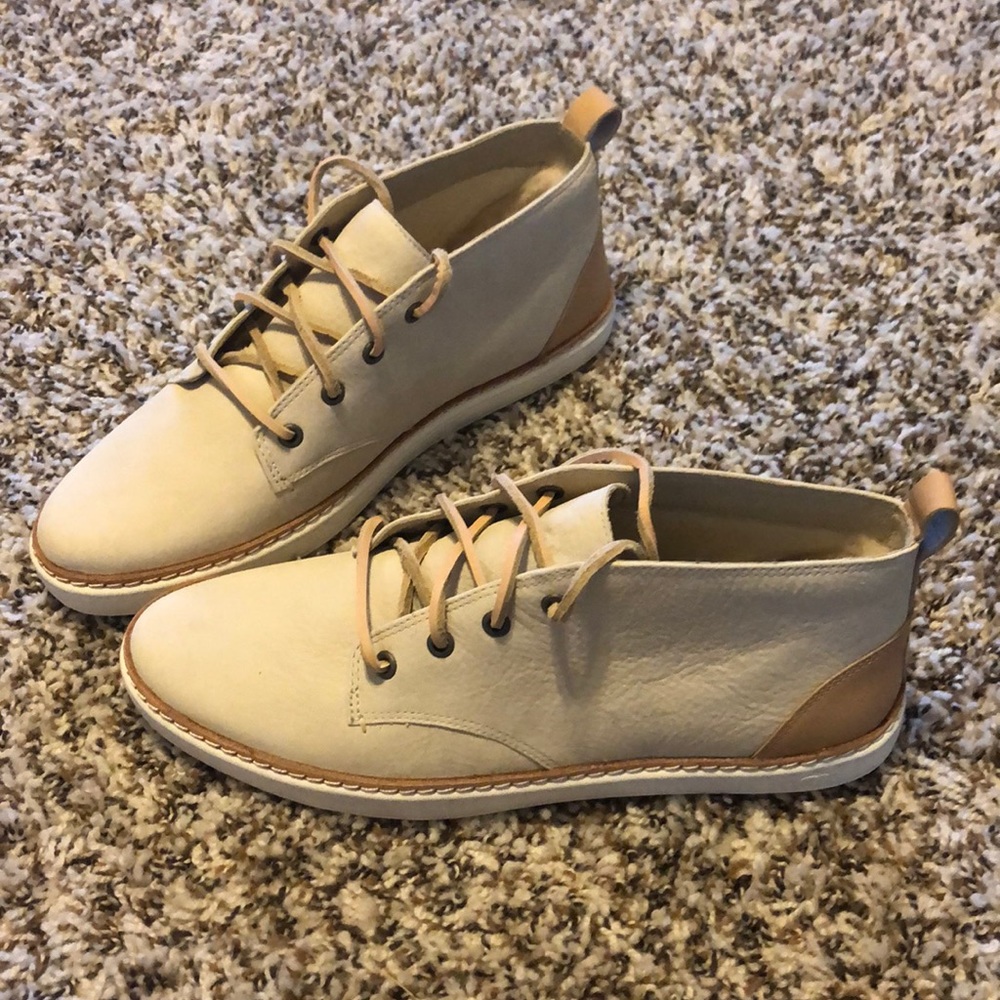 UGG Sneakers